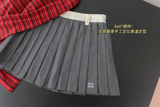 点此购买 miumiu缪缪夏季女士百褶迷你半身裙 xg 322330 商品图9