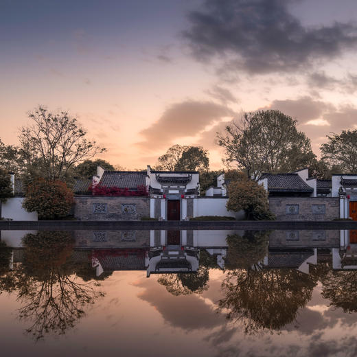 双12大促！2~3晚【黄山雨润涵月楼酒店】周末/元旦不加价，春节可用！入住280㎡皓月别墅，私汤别墅还有加热泡池~含齐云山门票、孔雀喂养饲料及旅拍！赏园林美景，感受徽州底蕴~ 商品图9