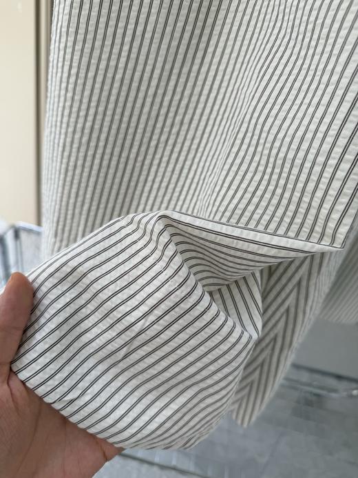 点此购买 北欧小众女士休闲版型松紧腰系带泡泡纱条纹阔腿裤裙裤 xj 322303 商品图14