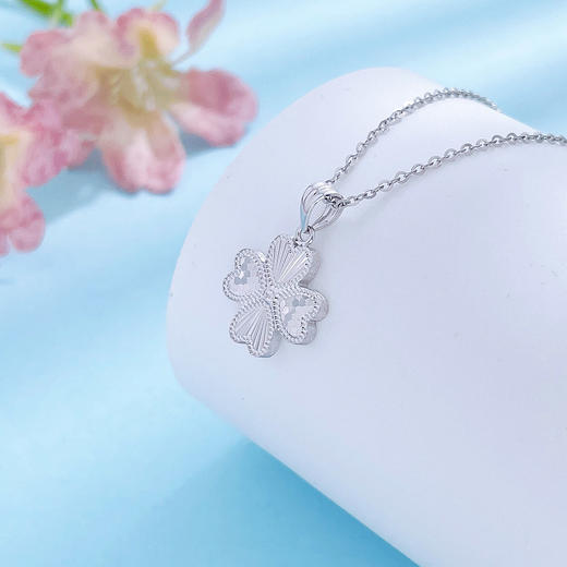【限时8.8折】【线上铂金馆】PT950 #CNC 【精品】铂金鱼鳞爱心幸运四叶草吊坠（不含链）(BFPTDZ00026)预售产品下单后不退款不退货不换货不补差价) 商品图2