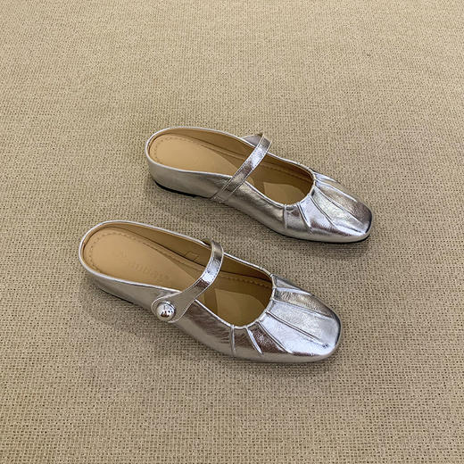 卷卷紫法式百搭一字带半拖鞋 舒适鞋面柔软细腻 隐形跟高 耐磨橡胶底 懒人一脚蹬 百搭显气质 商品图9