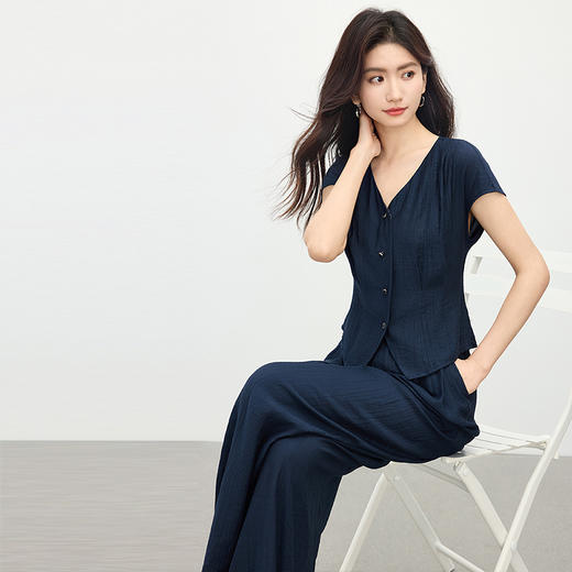 【周末秒杀】熙世界通勤仿亚麻V领上衣阔腿长裤两件套女2025夏季知识分子套装 商品图4