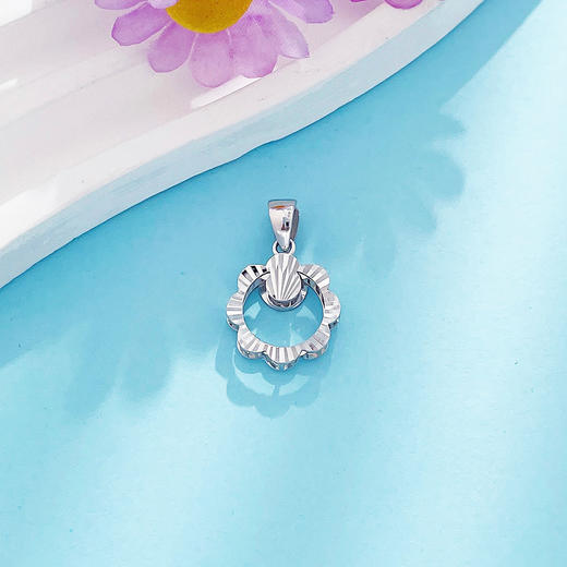 【限时8.8折】PT950 【国际铂金协会】铂金镂空璀璨太阳花花环吊坠(ACPTDZ00049)预售产品下单后不退款不退货不换货不补差价) 商品图3