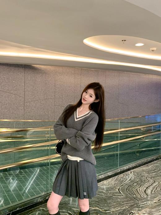 点此购买 miumiu缪缪夏季女士百褶迷你半身裙 xg 322330 商品图2