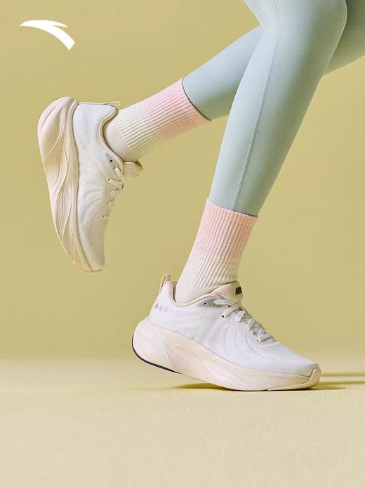 安踏叶子| 轻质厚底女子夏季软底缓震慢跑运动鞋122535515 商品图5