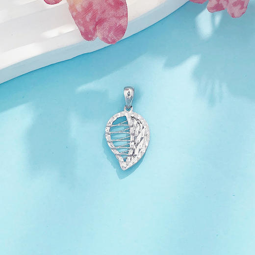 【限时8.8折】【线上铂金馆】PT950 #绕线 【国际铂金协会】铂金镂空鱼鳞金枝玉叶AB面树叶子金叶子吊坠(不含链)(BDZ00298)预售产品下单后不退款不退货不换货不补差价) 商品图2