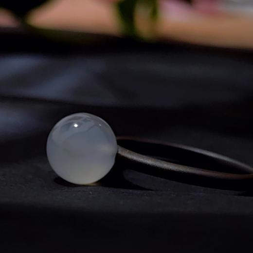 「墨影凝珠」翡翠珠子戒指（特价款）（银电黑金） 商品图6