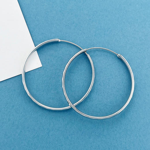 【限时8.8折】【线上铂金馆】PT950 【国际铂金协会】铂金光面菱纹大耳圈（内径约35-37mm）(BES00119-1)预售产品下单后不退款不退货不换货不补差价) 商品图1