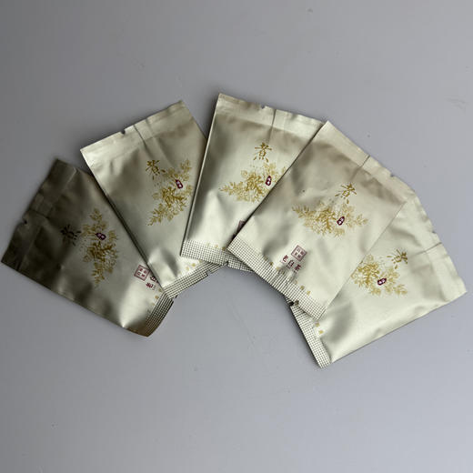 鼎茗荟丨方韵 2015年饼干片 寿眉 福鼎老白茶 100g（4g*25）枣香润甜，白茶小方片， 便携冲泡 商品图1