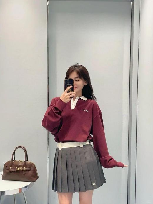 点此购买 miumiu缪缪夏季女士百褶迷你半身裙 xg 322330 商品图1