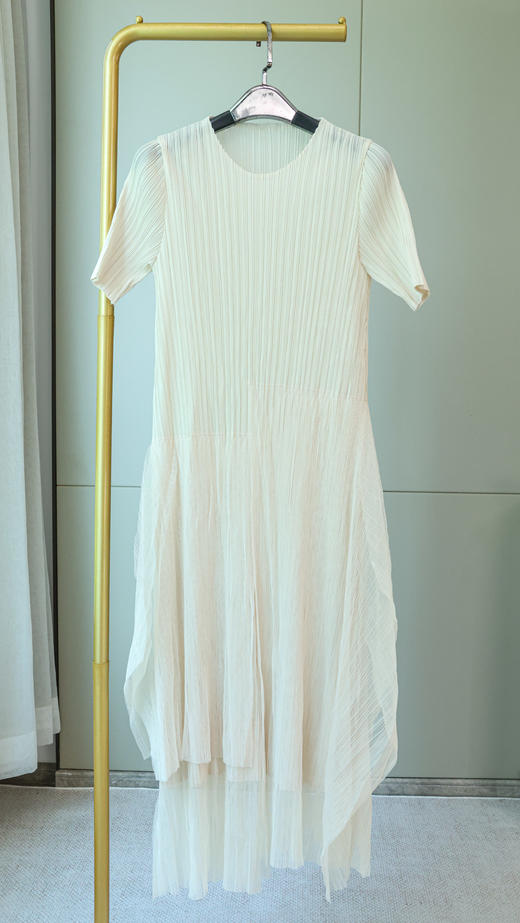 优雅掠影|三宅风褶皱网纱连衣裙 商品图1