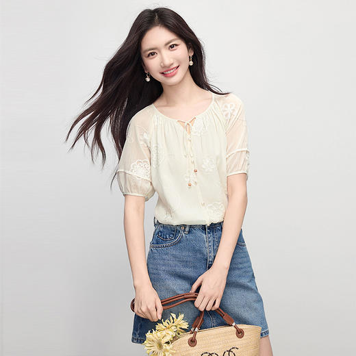 【周末秒杀】熙世界法式雪纺衬衫女夏季2025新款女装轻盈气质短袖绣花小衫上衣 商品图3