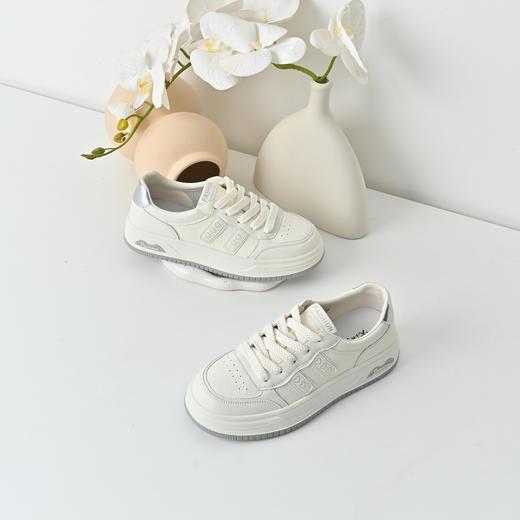 经典鲨2025秋季新品韩版时尚拼色平底系带通勤休闲小白鞋女KW194-537071 商品图1