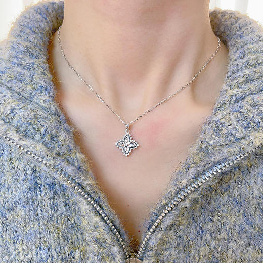 【限时8.8折】【线上铂金馆】PT950 #碎碎冰 【国际铂金协会】铂金双面仿钻碎碎冰车花四瓣花吊坠（不含链）(BDZ00208)预售产品下单后不退款不退货不换货不补差价) 商品图3