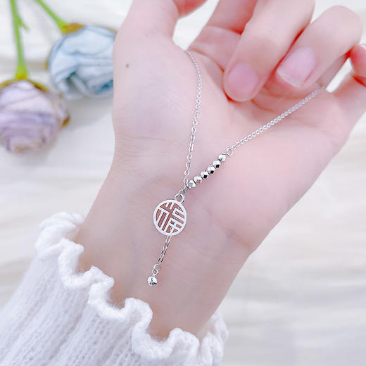 【限时8.8折】【线上铂金馆】PT950 #招财纳福 【精品】铂金镂空小金球吊饰项链招财福字福牌调节套链(BFPTTL00024)预售产品下单后不退款不退货不换货不补差价) 商品图2