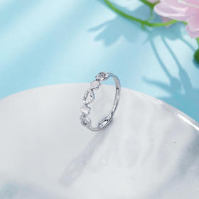 【限时8.8折】【线上铂金馆】PT950 #怦然心动 【精品】铂金镂空活口银辉星语爱之心韵闪耀星月戒指(BFPTJZ00034)预售产品下单后不退款不退货不换货不补差价)