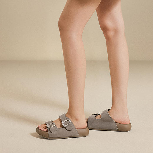 千百度魔术贴勃肯鞋女款厚底复古露趾外穿沙滩凉拖鞋A25301302 商品图4