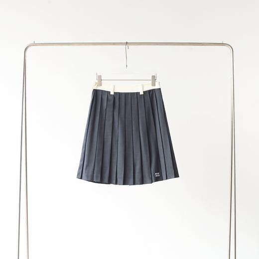 点此购买 miumiu缪缪夏季女士百褶迷你半身裙 xg 322330 商品图7