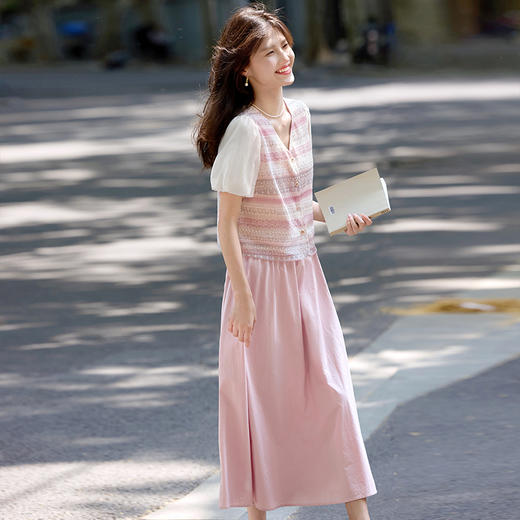 熙世界小香风粉色套装女夏季新款灯笼袖V领衬衫上衣半身裙两件套 商品图3