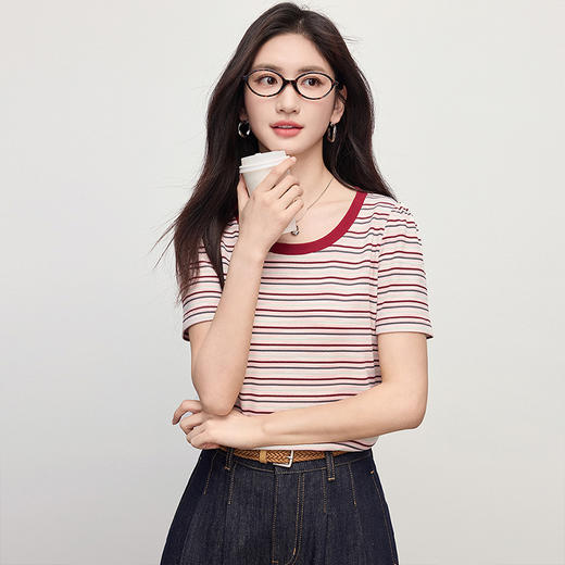 熙世界正肩条纹T恤女士夏季2025新款气质短袖圆领肌理感针织上衣 商品图4