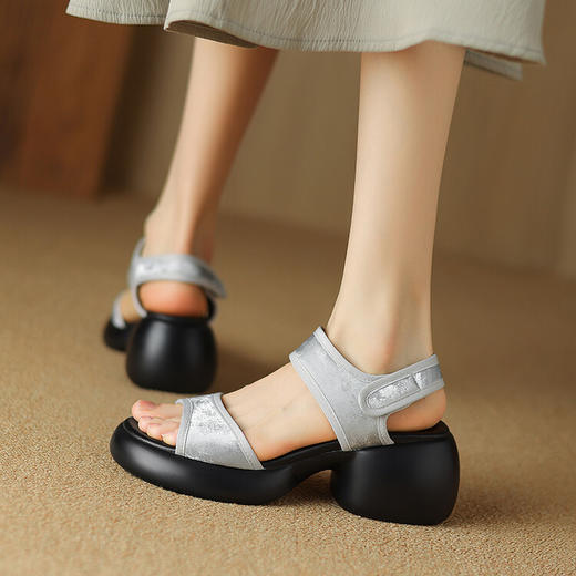 【预售5天】法式简约厚底一字带休闲凉鞋夏新款外穿圆头浅口增高百搭罗马女鞋DTN&300-30 商品图2