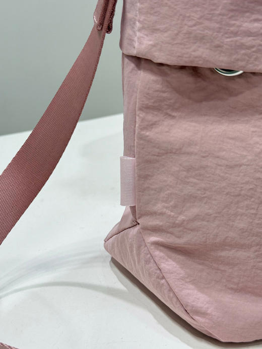 点此购买 lululemon露露On My Level女士小款手袋时尚单肩手提包 sz 322235 商品图11