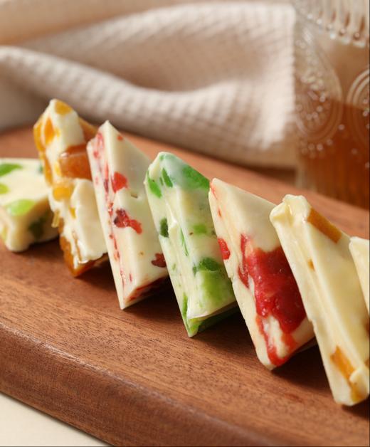 🥛牛奶还可以嚼着吃！【果然U品 奶皮千层】牛奶+水果干=神仙CP💫🐂简直是味蕾与心灵的双重暴击 ✅10斤奶=1斤奶皮🥛精选呼伦浩特高品质奶源 ✅游牧民族手工制作工艺，每一口都饱含奶香 商品图0