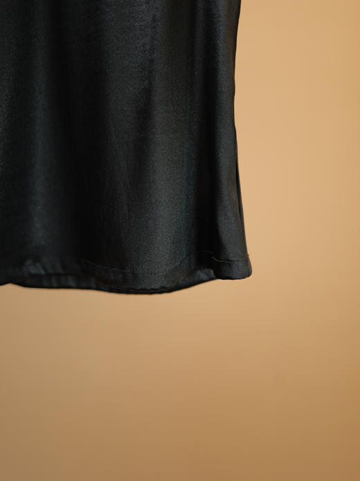 漫物记弹力缎吊带背心黑XYS-W246 商品图4