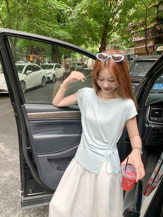 <曾小咸推荐>侧开叉绑带设计感收腰短袖T恤女 商品图9