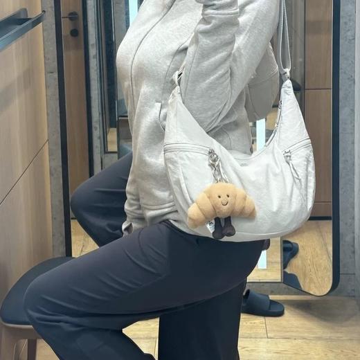 代工直出❗【lulu家新款牛角包🥐】超轻超能装！男生女生都好背❗️凹造型➕解放双手神器😎随意慵懒风 商品图7