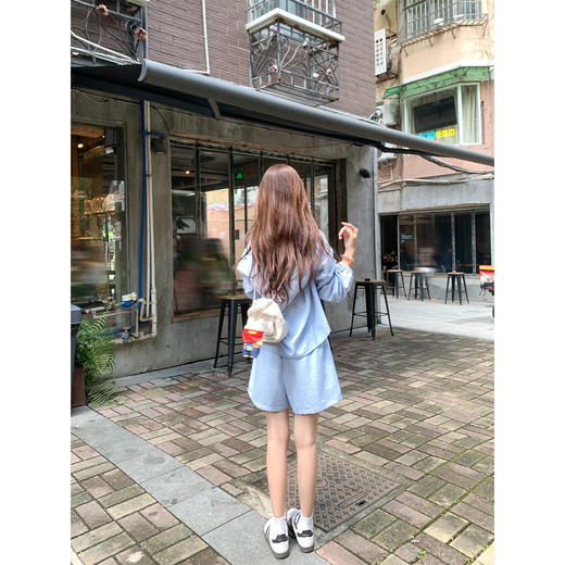 <曾小咸推荐>现货秒杀！气质衬衫 日常149.99/件 立减80 秒杀69.99/件 短裤 日常119.99/件 立减50 秒杀69.99/件！！ 商品图4