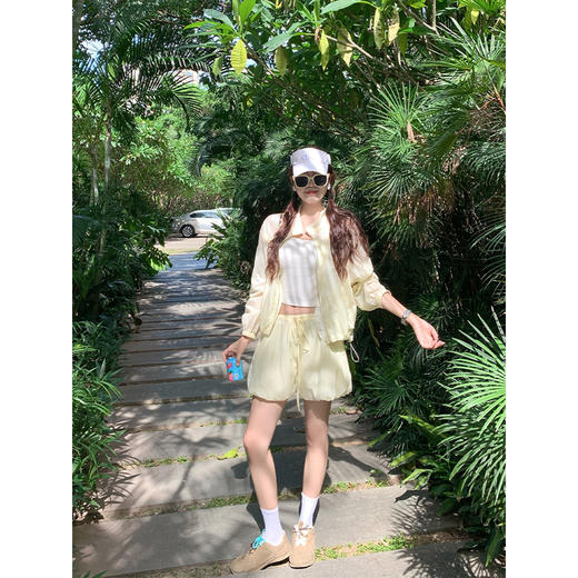 <曾小咸推荐>现货秒杀！卖完不补 ！微信打折价！度假穿搭轻薄防晒上衣 日常179.99 立减 秒杀89.99！短裤日常119.99 立减60 秒杀59.99！ 商品图2