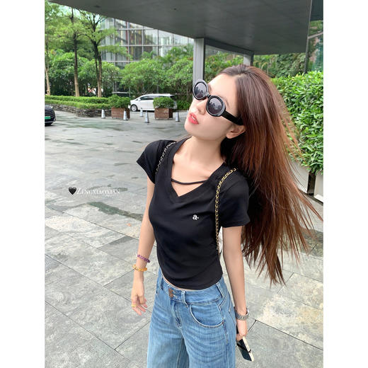 <曾小咸推荐>韩系V领短款刺绣上衣 日常109.99 立减50 秒杀59.99！ 商品图3