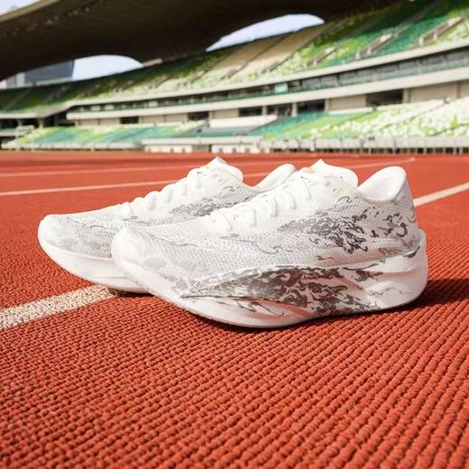 Anta安踏 C202 6.0 “拨云见日” 舒适时尚 潮流防滑耐磨 低帮竞速跑步鞋男款112535575 商品图5