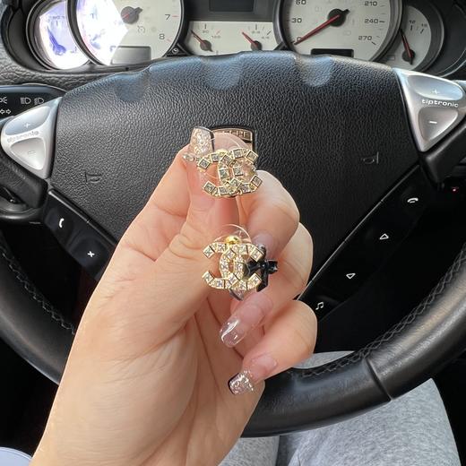 F786香奈儿黄铜水晶镶嵌双C方钻系列耳钉 商品图3