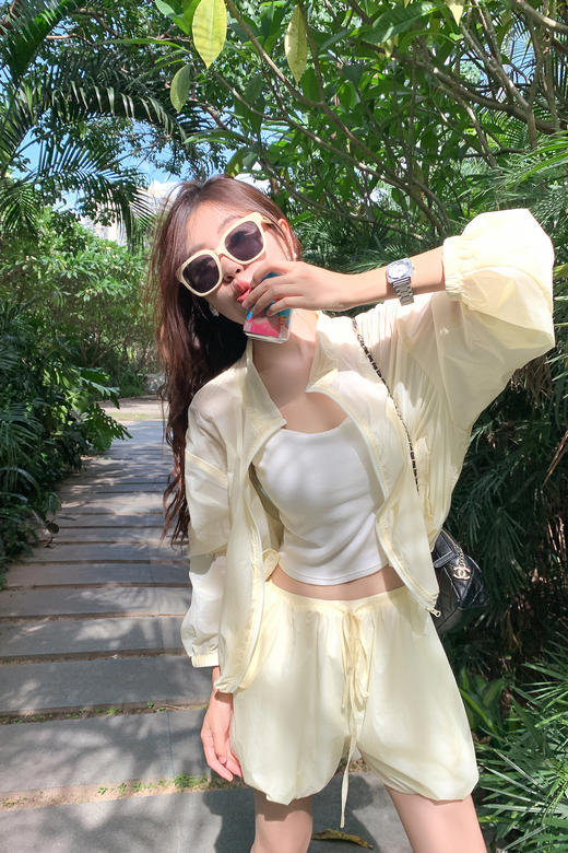 <曾小咸推荐>现货秒杀！卖完不补 ！微信打折价！度假穿搭轻薄防晒上衣 日常179.99 立减 秒杀89.99！短裤日常119.99 立减60 秒杀59.99！ 商品图5