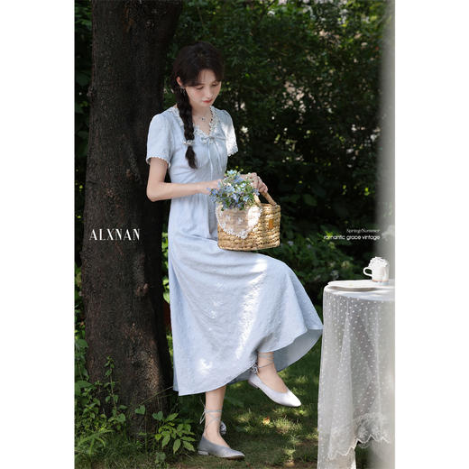 【65折秒杀】鹿向南「泡沫之夏」蓝色法式短袖连衣裙夏新款时尚气质收腰长裙女QJD00372 商品图2