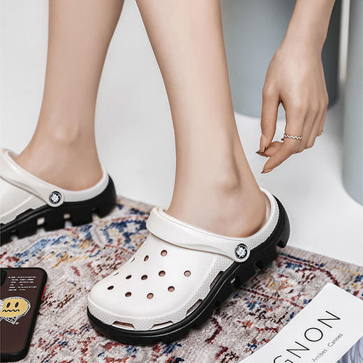 「下单赠鞋花」明星同款！SACHA 迪特款洞洞鞋，经典配色，百搭时尚 商品图5