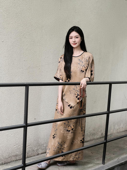 盛唐婧| 香云纱印花熊猫抱竹修身直筒半身裙 商品图3