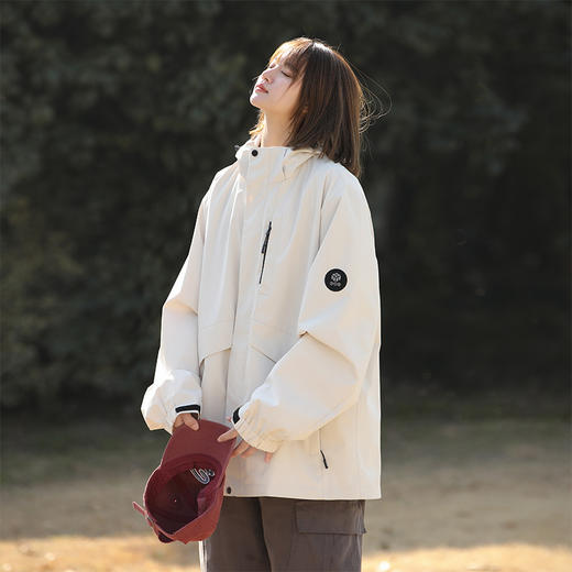 【反季清仓 超低价格】斯辰唯佳 冲锋衣 防风衣 时尚舒适 商品图5