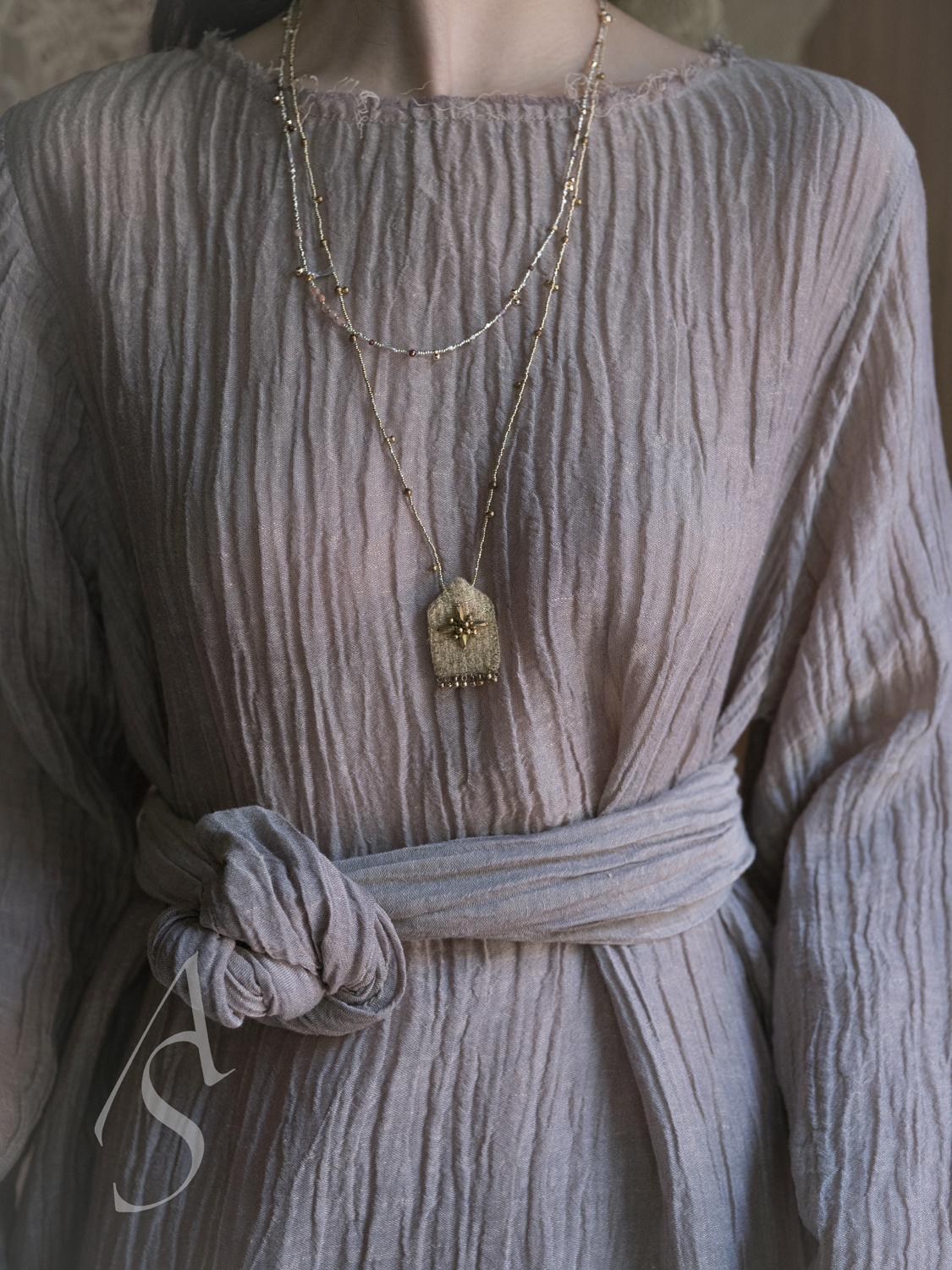 Jai  伯利恒之星手工织造泰丝钉珠项链