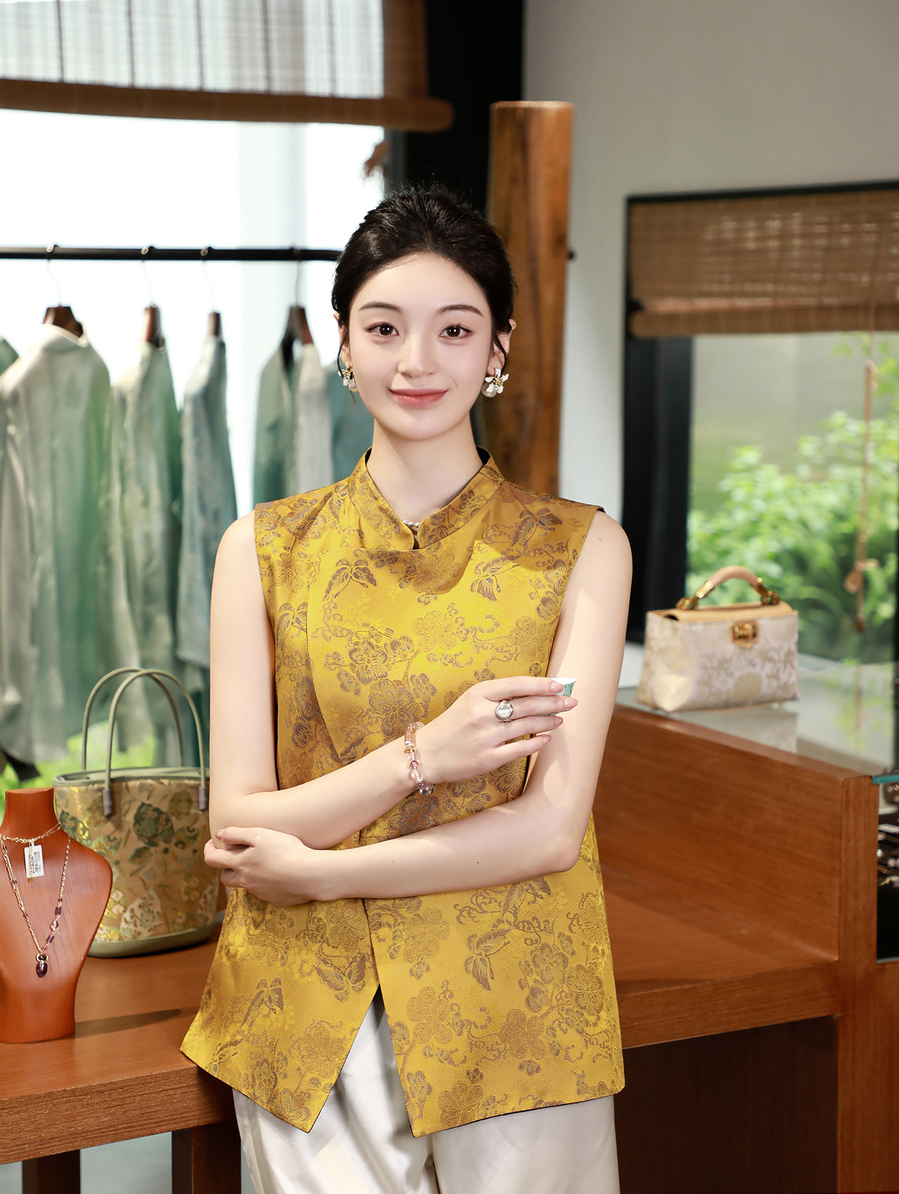 盛唐牡丹 |花香引蝶真丝宋锦新中式马甲正反两穿（里料随机花纹）