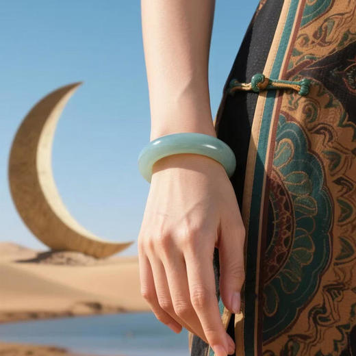 月泉云影·东陵玉手镯 & 月牙沁雪・荔枝冻玉髓玉手镯 商品图2