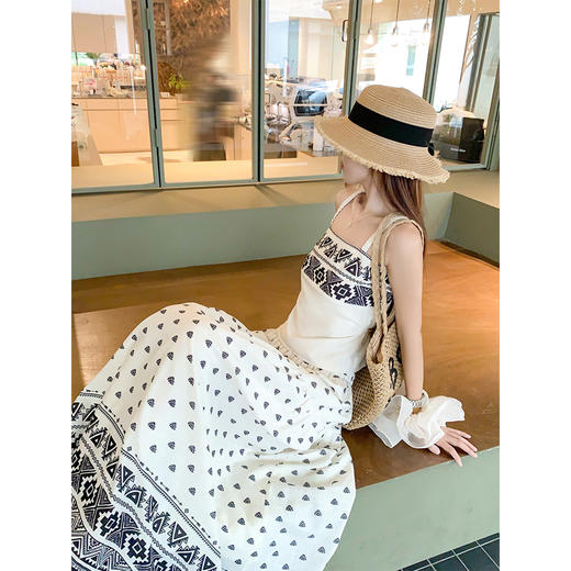 <曾小咸推荐>法式度假风吊带半身裙两件套 商品图2