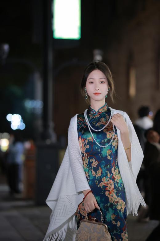 【素溢】时尚百搭针织流苏披肩米白色 商品图0