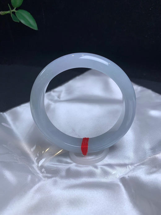 620305，56.5淡紫底手镯 ，淡淡的紫底，清新秀气 润润的 商品图3