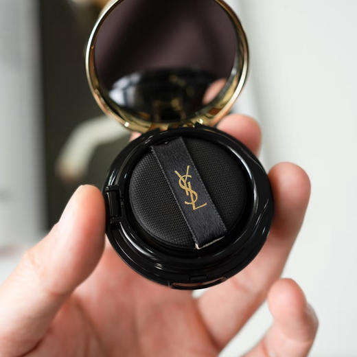 YSL · 黑皮革气垫明彩轻垫粉底液「皮气垫」B20 中样5g 商品图2