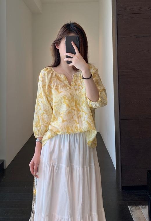 超显白小V领钻链时髦氛围感亚麻印花显瘦薄衫 商品图7