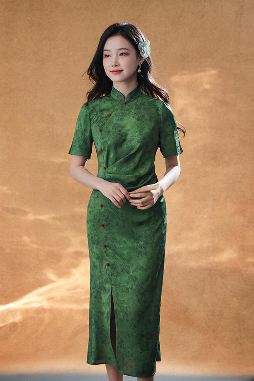 逸红颜明月优选「间寻」🔥19周年店庆宠粉价🔥典雅叠褶侧开衩小鱼尾旗袍，缎面提花，红绿故宫色 商品图9