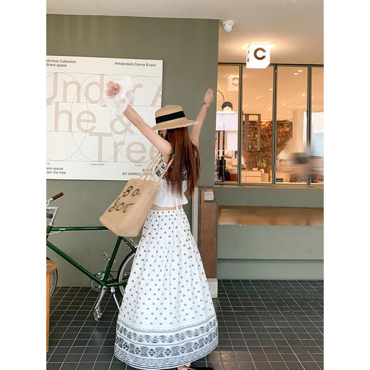 <曾小咸推荐>法式度假风吊带半身裙两件套 商品图4